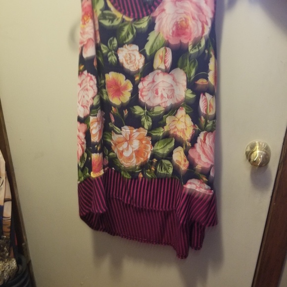 Blouse - Picture 2 of 3